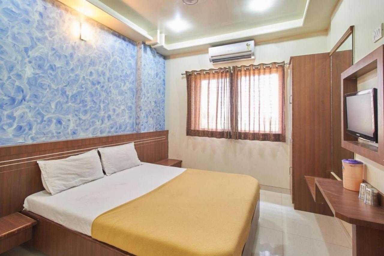 Hotel Jain Residency Širdi Exteriér fotografie